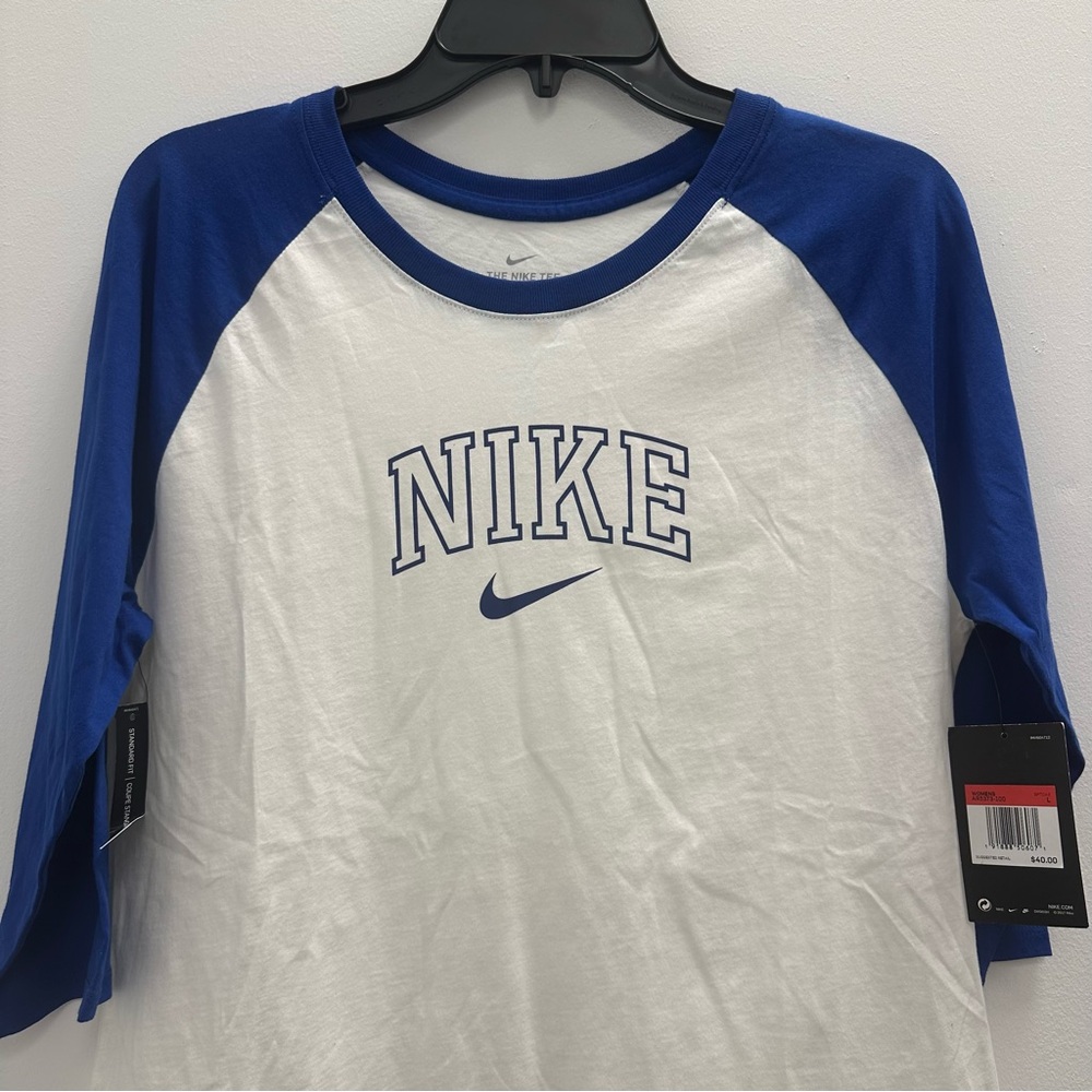 Women’s BNWT Nike 3/4 Sleeve Baseball Tee Size Large